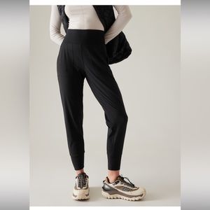 NWT Athleta Black Venice Jogger, Extra Small